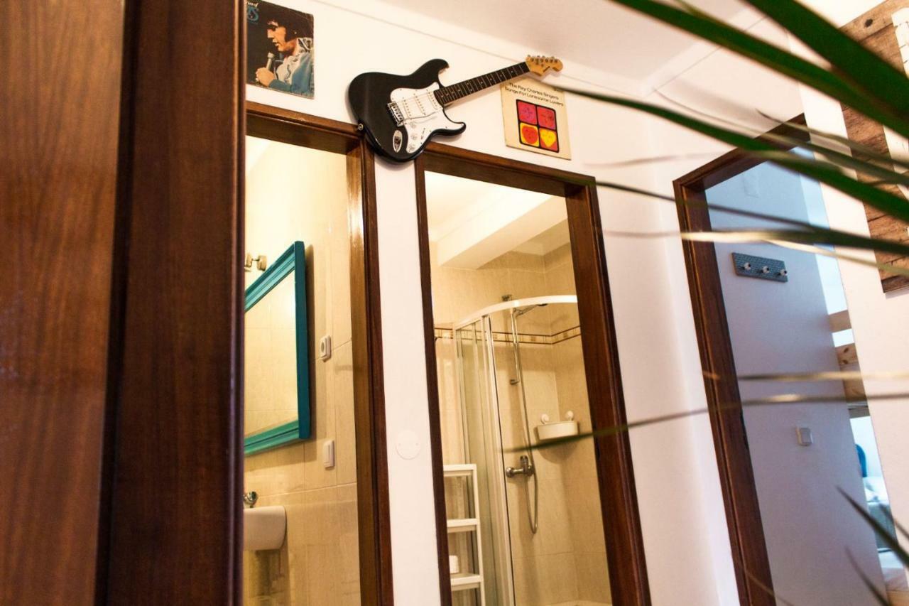 Paz & Amor Guest House - Peace & Love นาซาเร ภายนอก รูปภาพ